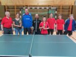 Die Sieger im Tauberpokal der Herren Kreisklasse C&D, ETSV Lauda IV (links), und der Schüler Kreisliga, ETSV Lauda (rechts).