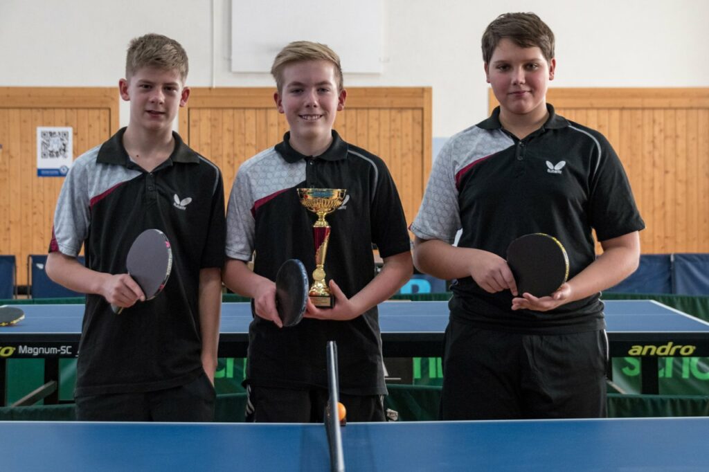 Die Sieger im Schüler Pokal vom FC Külsheim: Joel Matejka, Kai Zeitler und Eric Bohn (von links nach rechts).