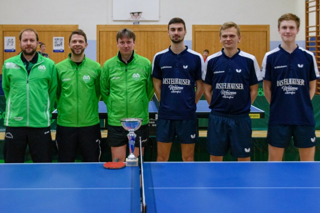 Die Endspielteilnehmer im Bezirkspokal 2018/2019 der Herren A: FC Külsheim und das siegreiche Team des SV Niklashausen (von links).