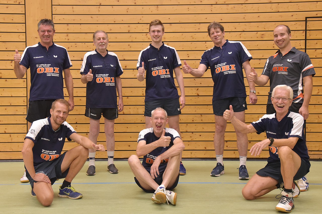 Meister in der Herren Bezirksklasse TBB/BCH in der Saison 2021/2022: SV Niklashausen II mit (stehend von links) Robert Sorger, Richard Drach, Maurice Anderlik, Siegfried Sorger und Stefan Rist sowie (sitzend von links) Heiko Heß, Harald Hamann und Rainer Heß.