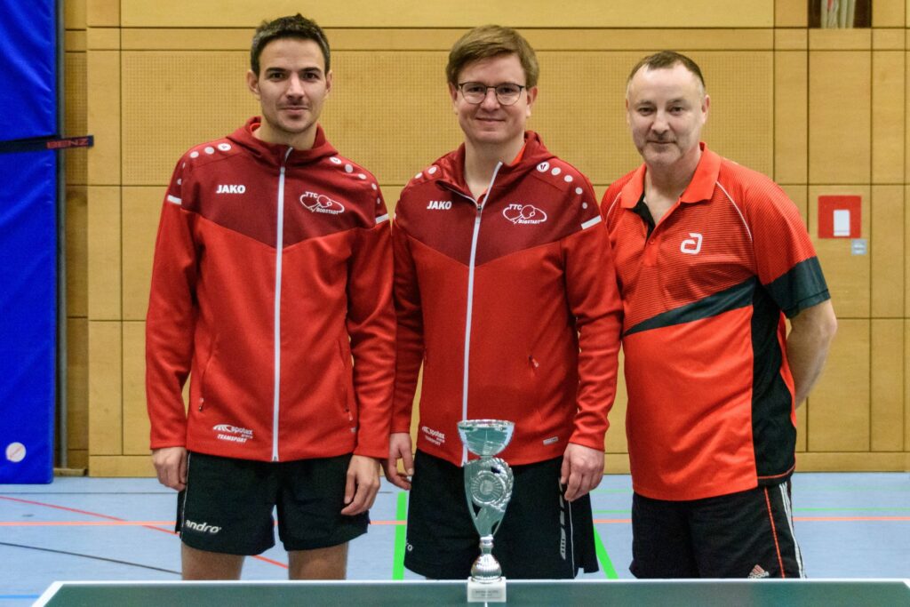 Die Sieger im Bezirkspokal der Herren C: TTC Bobstadt mit Christian Behringer, Marco Seeberger und Gerhard Ihl (von links).